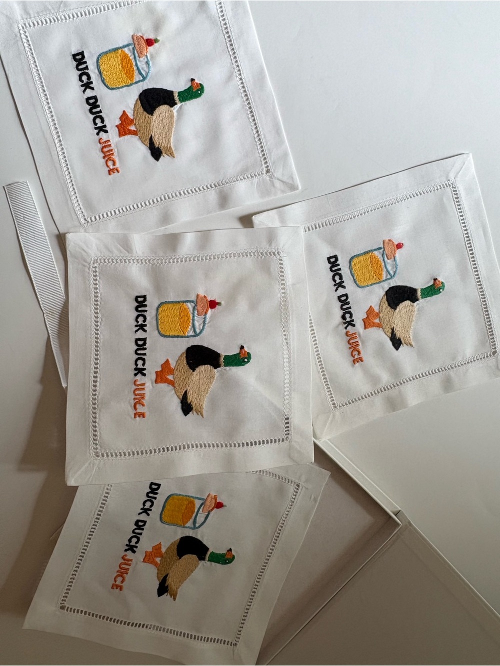 August/Morgan Cocktail embroidered napkins - Picture 2 of 6